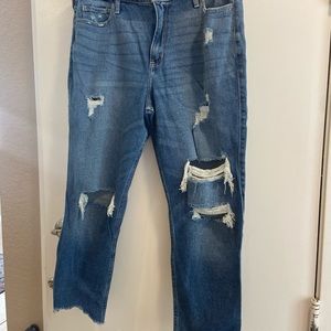 New with tags! Hollister High-Rise Slim Straight Cropped Jeans Size 13